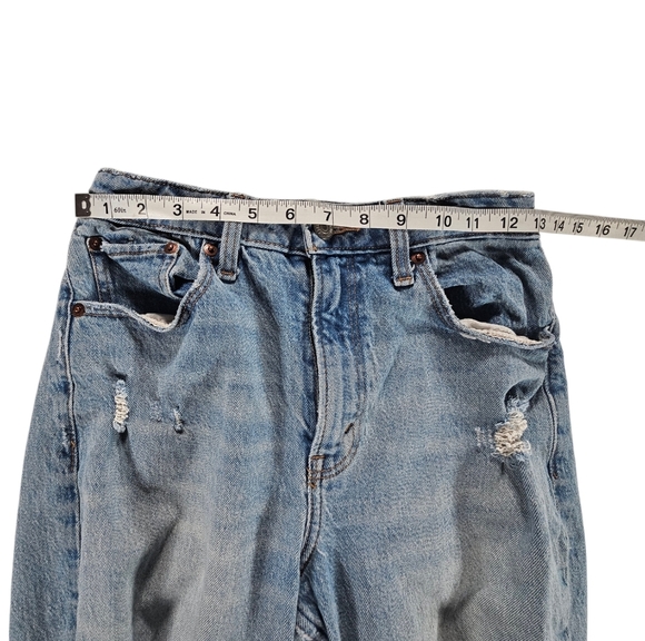 Abercrombie & Fitch Curve Love High Rise Mom Jean Distressed Size 26/2R - Picture 3 of 5